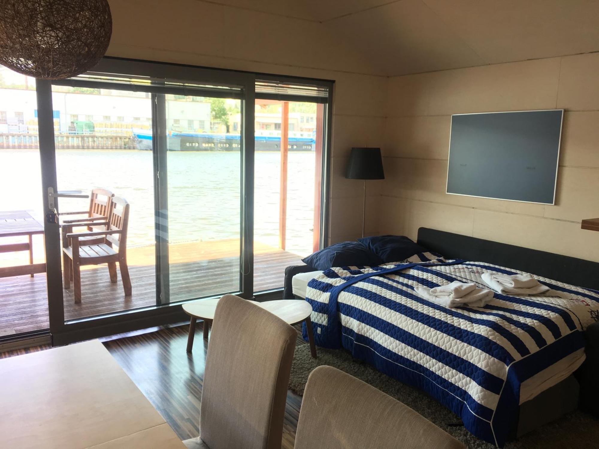 Hotel en barco Houseboat Benjamin - Houseboats Benjamin & Franklin Praga